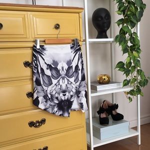 Sabo | Asymetric skirt